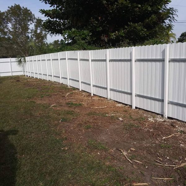 Tailor-Made Dura Fence: Ideal for Commercial and Residential Applications